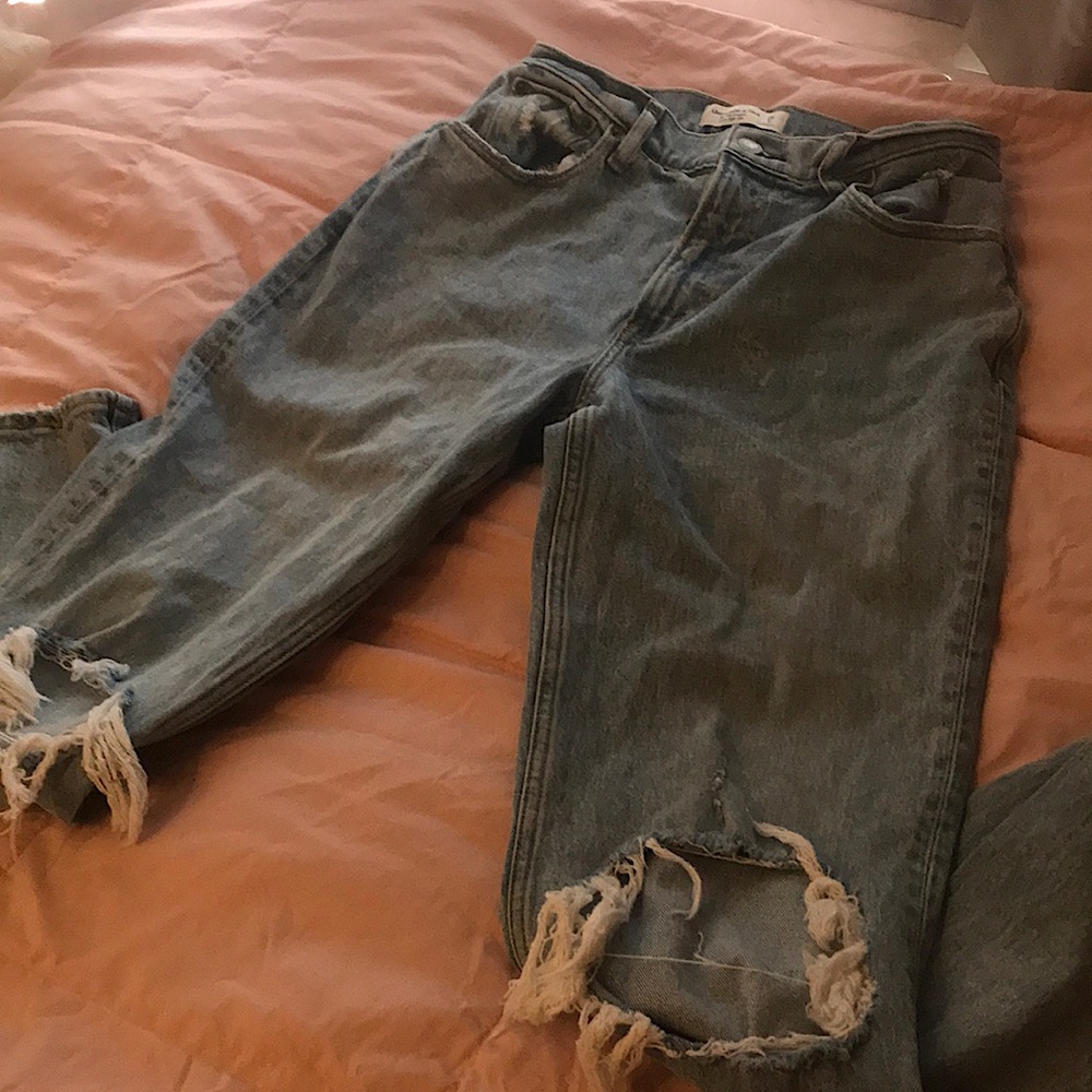 Abercrombie&Fitch ripped high rise jeans